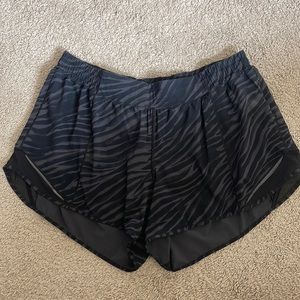 Lululemon Zebra Print (black and gray) Hotty Hot Short 4”